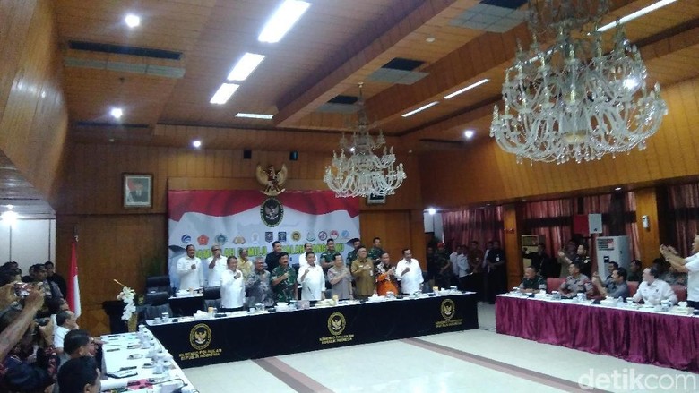Masa Tenang, Menko Polhukam Rapat Bareng Kapolri-Panglima hingga KPU Masa Tenang, Menko Polhukam Rapat Bareng Kapolri-Panglima hingga KPU