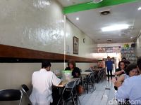 Kedai Mie Gumurih Gurih Hangat Soto Mie Halal di Surya 