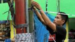 Antusias Warga Bangun TPS di Kawasan Pasar Jembatan Lima