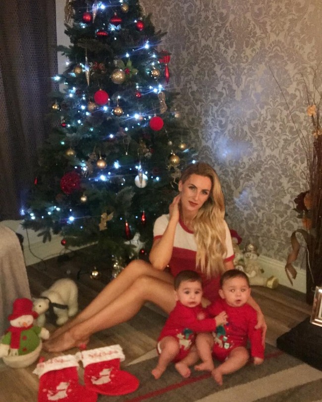 Setelah keluar dari penjara, Michaella yang kini telah memiliki anak kembar itu tampak semakin cantik.  Foto: Instagram @michaella_mccollum