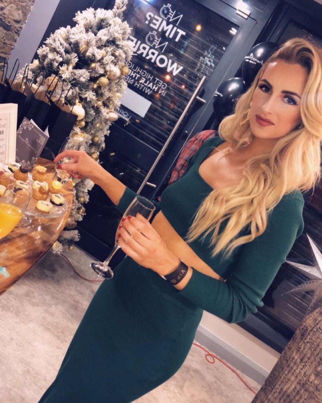 Kisah hidupnya di jeruji besi di Peru itu pun tertuang dalam buku yang akan segera dirilisnya. Foto: Instagram @michaella_mccollum