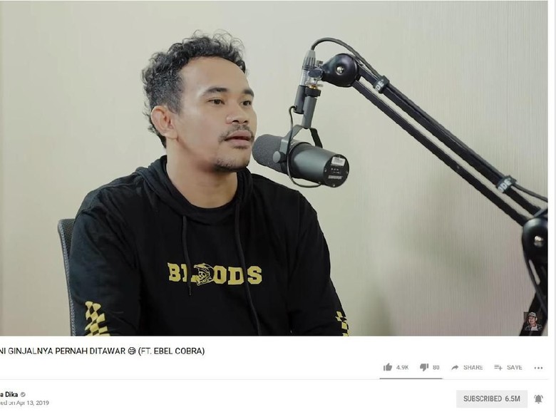 Foto: Ebel Cobra (Youtube Raditya Dika) Foto: Ebel Cobra (Youtube Raditya Dika)