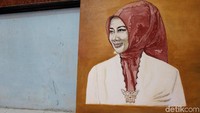 Joko juga mengaku terinspirasi dari adanya kampanye go green. Kemudian kampanye itu ia realisasikan melalui hobi melukisnya.