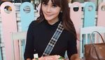 Cantiknya Presenter Anita Hara Saat Asyik Makan di Bali hingga Korea Selatan