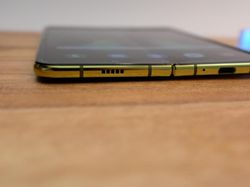 Siap Dijual, Begini Aksi Galaxy Fold dalam Genggaman