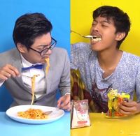 Gaya Makan Anak Instagram Vs Twitter, Bikin Netizen Ngakak!