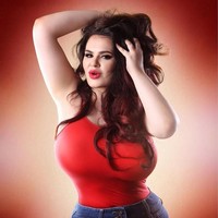 Lexy kemudian melanjutkan ke perguruan tinggi dan hidup lebih baik disana. Tetapi, ia selalu sadar akan tubuhnya yang besar dan merasa lebih rendah dari teman-temannya yang lebih ramping. Foto: Instagram @lexylu_pinup