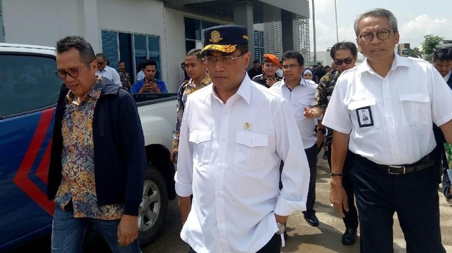 Menhub Kesal Harga Tiket Pesawat Tak Kunjung Turun