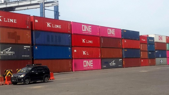 Terminal Peti Kemas (TPK) Koja terus memberikan layanan terbaiknya bagi para pelanggannya. Kini, dalam mendukung Pelabuhan Tanjung Priok ia memperluas layanan agar bisa melayani pelayaran internasional.