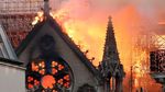 Penampakan Kebakaran Gereja Notre Dame Paris