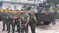 H-1 Pencoblosan, TNI Siagakan Panser Anoa di Kawasan Glodok