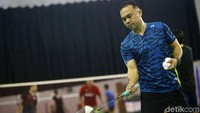Rionny sebenarnya sudah diminta pulang sejak kepengurusn PBSI kabinet Gita Wirjawan.