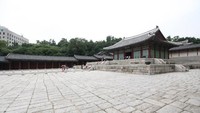 Menurut sejarah, sekitar 10 raja dari Dinasi Joseon pernah tinggal di Gyeonghuigung.Dulu di masa jayanya, terdapat 100 bangunan kecil dan besar yang tersebar di kawasan istana. Namun semenjak kedudukan Jepang, bangunan-bangunan tersebut banyak diratakan (brielarson/Instagram)  
