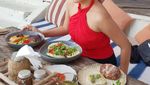 Cantiknya Presenter Anita Hara Saat Asyik Makan di Bali hingga Korea Selatan