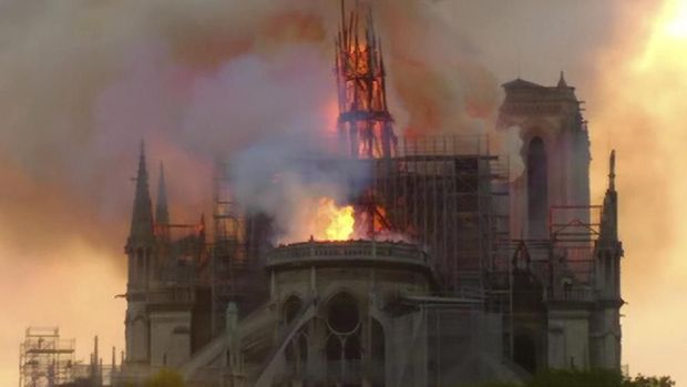Tak Sengaja, Youtube Kaitkan Kebakaran Notre-Dame dengan 9/11
