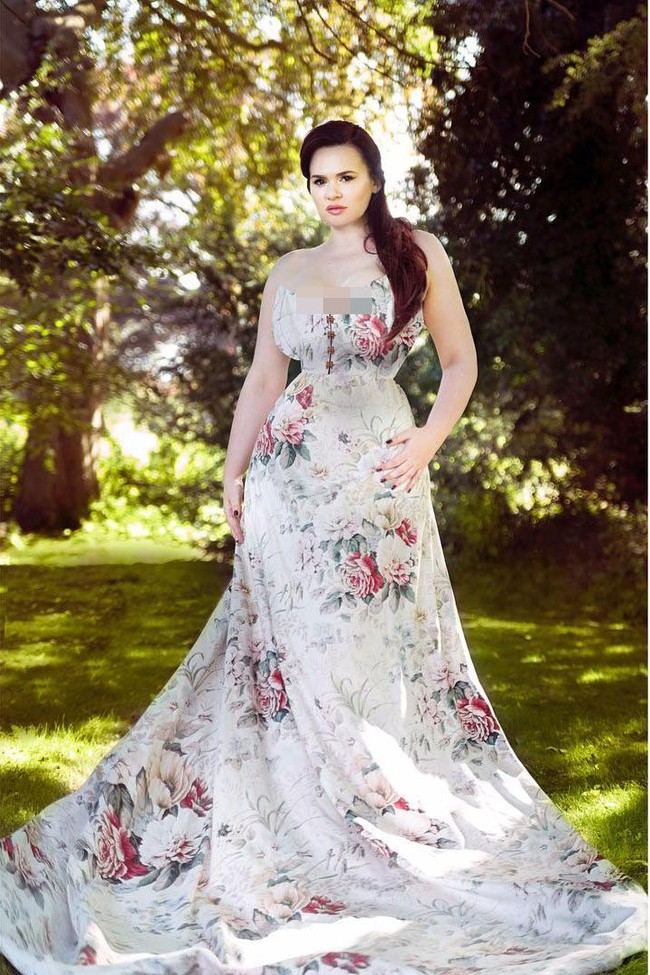 Saya pertama kali mulai menjadi model pada 2014 setelah pemotretan makeover. Biasanya saya menolak untuk diambil fotonya, tapi saya jadi kagum dan menikmati pemotretan, terangnya. Foto: Instagram @lexylu_pinup