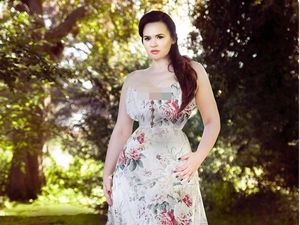 Potret Model Lingerie yang Dibully karena Ukuran Payudara 38K