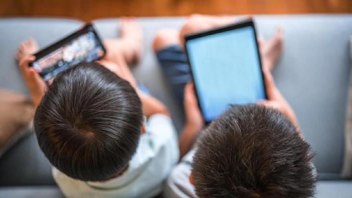 Berapa Batas Usia Anak Main Medsos? Cek Aturan di Indonesia