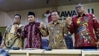 Dalam kasus ini, KPU dan Bawaslu belum bisa mengakses surat suara diduga tercoblos lantaran tidak diberi akses oleh Polisi Diraja Malaysia (PDRM). Meski begitu, Bawaslu tetap melakukan kajian mengapa surat suara metode pos bisa berada di ruko di Selangor.