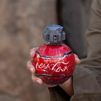 Berkolaborasi dengan Disney, Coca-cola Luncurkan Botol Bertema 'Galaxy's Edge Park'