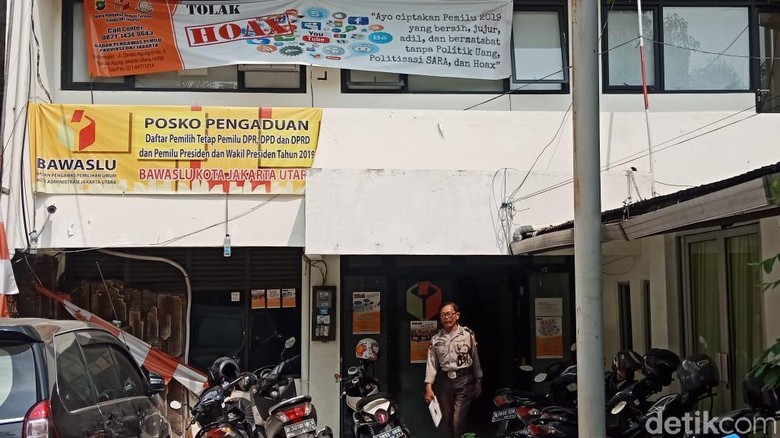 OTT Pria Beramplop, di Posko M Taufik Sedianya akan Ada Kumpul Saksi OTT Pria Beramplop, di Posko M Taufik Sedianya akan Ada Kumpul Saksi