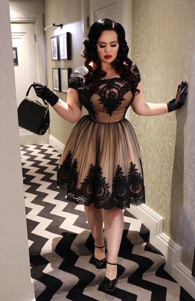 Lexy menjalani operasi pengecilan payudara dari 38K menjadi 36G dan berjuang dengan kepercayaan dirinya. Tapi, semuanya berubah pada 2014 ketika ia diberi hadiah untuk melakukan makeover oleh seorang teman. Foto: Instagram @lexylu_pinup