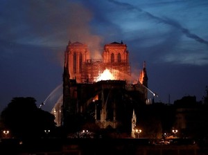 Usul Trump Bisa Bikin Ambruk Notre Dame