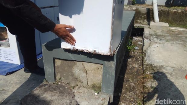 Sejumlah Kotak Suara Pemilu di Blora Rusak Dimakan Rayap