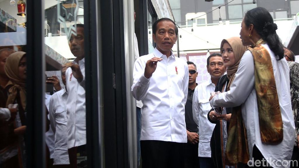 Momen Jokowi Resmikan Halal Park di GBK