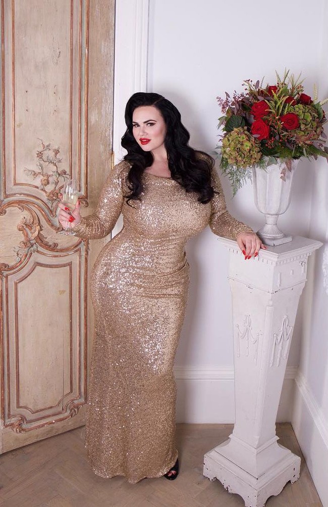  Komentar kejam itu melekat pada Lexy selama bertahun-tahun. Namun kini, Lexy percaya pada tubuhnya sendiri dan bahkan mendapatkan penghasilan sebagai model lingerie atau pakaian dalam. Foto: Instagram @lexylu_pinup