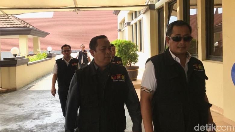 Bawaslu DKI Koordinasi ke Polres Jakut Terkait OTT di Depan Posko M Taufik Bawaslu DKI Koordinasi ke Polres Jakut Terkait OTT di Depan Posko M Taufik