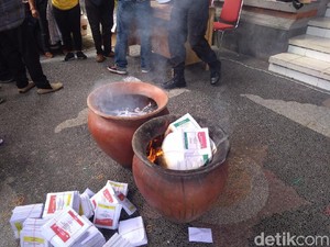 Ratusan Surat Suara Rusak Dimusnahkan KPU di Bali