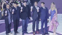 Teriakan nama mereka menggema saat para bintang Avengers: Endgame itu memasuki area panggung. Foto: Asep/detikHOT
