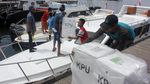 Melihat Proses Pendistribusian Logistik Pemilu di Timur Indonesia