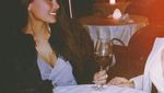 Berpacaran dengan Aldi Eks CJR, Ini Gaya Ngopi Model Erika Carlina