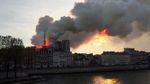 Penampakan Kebakaran Gereja Notre Dame Paris