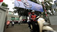 Lokasi TPS tempat Jokowi mencoblos sama persis ketika ia menggunakan hak pilihnya pada Pilgub DKI 2017. Sebab, KTP Jokowi berdomisili di Jakarta, meski kini tinggal di Istana Bogor.