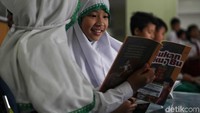 Buku-buku cerita jadi favorit anak-anak.