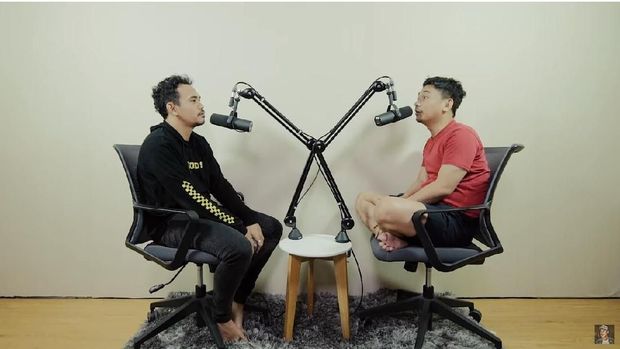 Ebel Cobra dan Raditya Dika.