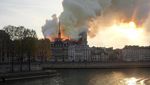 Penampakan Kebakaran Gereja Notre Dame Paris