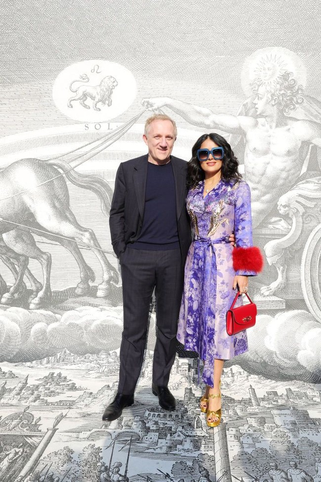 Pria 56 tahun ini memang dikenal sebagai miliuner. Dia adalah bos perusahaan Kering SA yang membawahi brand fashion mewah seperti Gucci dan Balenciaga. Saat menikahi Salma Hayek pada 2009, Francois-Henri Pinault sudah menduduki jabatan CEO Kering dan pimpinan dari Groupe Artémis.Foto: Getty Images