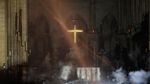 Melihat Bagian Dalam Katedral Notre-Dame yang Dilanda Kebakaran