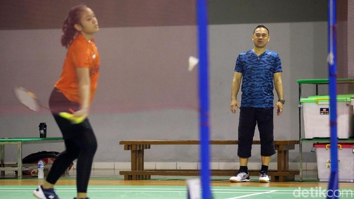 Pelatih Putri Bulutangkis Indonesia Rionny Maniaki
