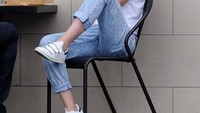 Apa makanan favorit kamu?, tulis Kristen Stewart saat sedang menikmati makanan. Kira-kira makanan apa ya yang sedang dimakan Kristen Stewart? Foto: Instagram@kristenstewartx
