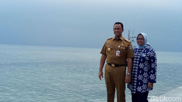 Anies didampingi sang istri, Fery Farhati
