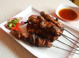 Empuknya Sate Klathak Kambing dan Tongseng Sedap Berempah