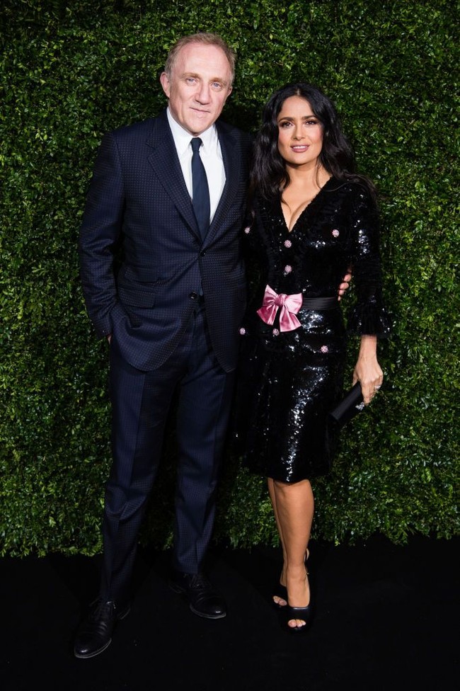 Sempat beredar gosip hubungan Salma Hayek dan Pinault retak pada 2008. Namun nyatanya pada Hari Valentine 2009, pasangan aktris dan pengusaha ini menggelar pernikahan di Paris. Sebuah pesta intim yang hanya dihadiri orang-orang terdekat kemudian digelar di Venesia pada April 2009. Foto: Getty Images