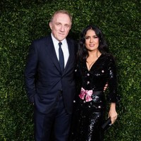 Sempat beredar gosip hubungan Salma Hayek dan Pinault retak pada 2008. Namun nyatanya pada Hari Valentine 2009, pasangan aktris dan pengusaha ini menggelar pernikahan di Paris. Sebuah pesta intim yang hanya dihadiri orang-orang terdekat kemudian digelar di Venesia pada April 2009. Foto: Getty Images