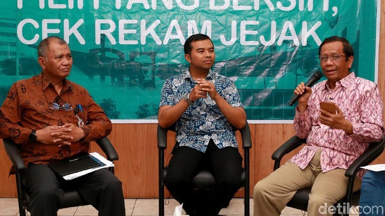 Mahfud Md Ingatkan Pentingnya Lihat Rekam Jejak Saat Pilih Caleg Mahfud Md Ingatkan Pentingnya Lihat Rekam Jejak Saat Pilih Caleg