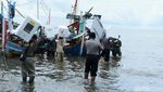 Sebrangi Laut, Begini Distribusi Logistik Pemilu di Situbondo